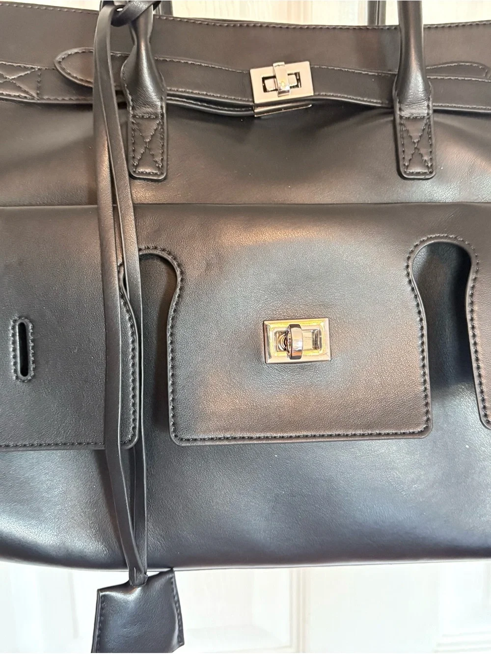 Classic Black Tote Handbag - Sleek Leather Look - Picture 4 of 5